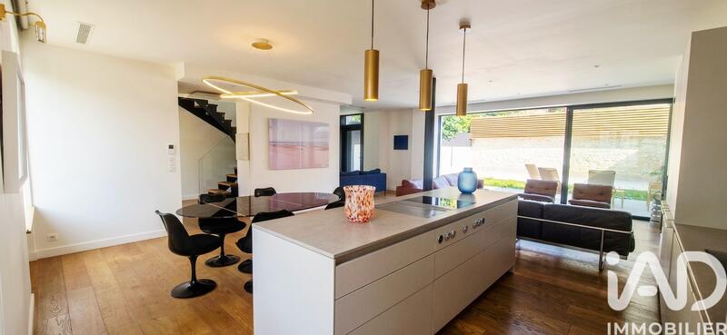 Maison de maîtres - 215 m² - 5 pièces