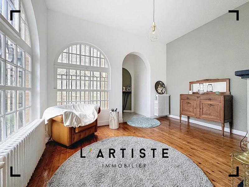 Château - 590 m² - 16 pièces