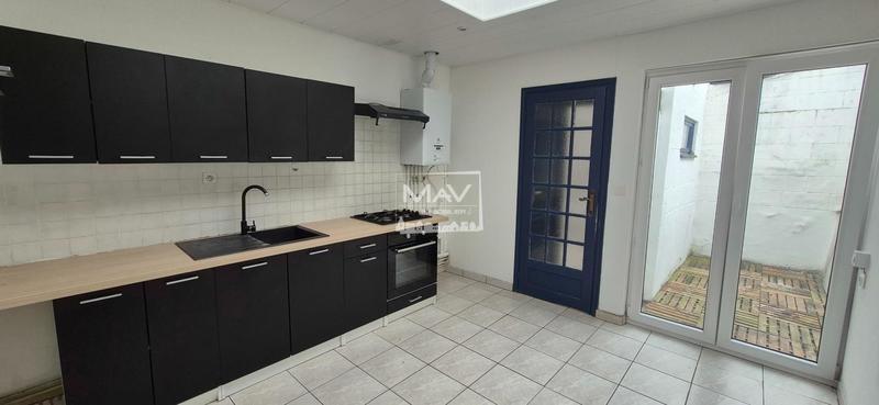 Maison - 90 m² - 5 pièces