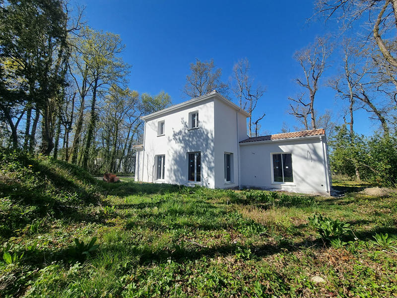 Maison - 93 m² - 4 pièces