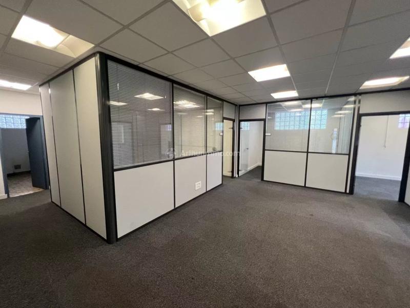 Bureau - 200 m² - 7 pièces