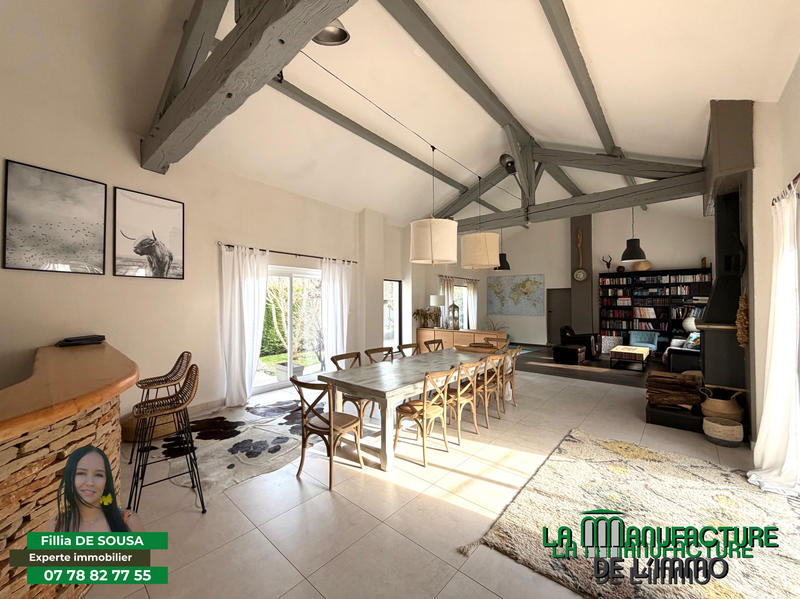 Maison - 218 m² - 6 pièces