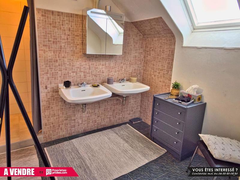 Maison - 240 m² - 8 pièces