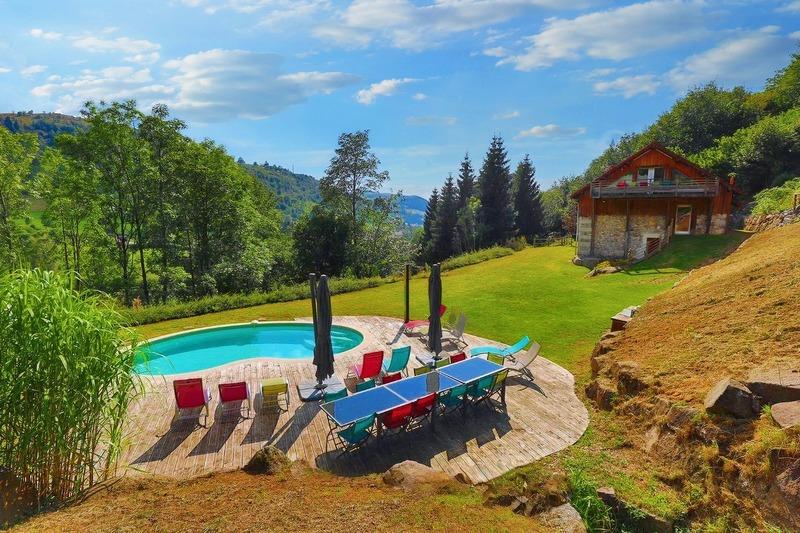 Maison en pierre - 284 m² - 9 pièces