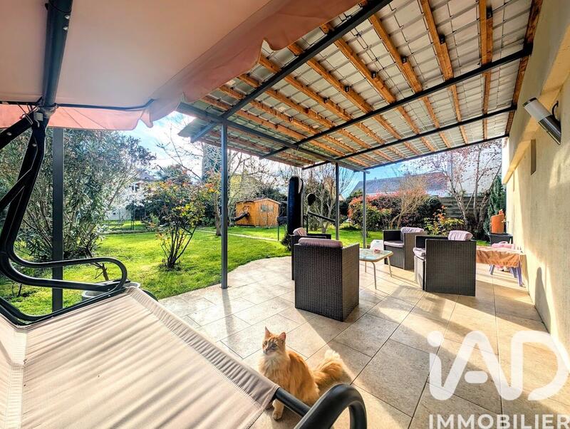 Maison - 90 m² - 8 pièces