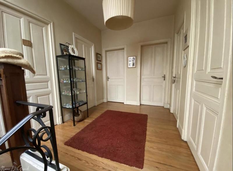 Maison - 203 m² - 7 pièces