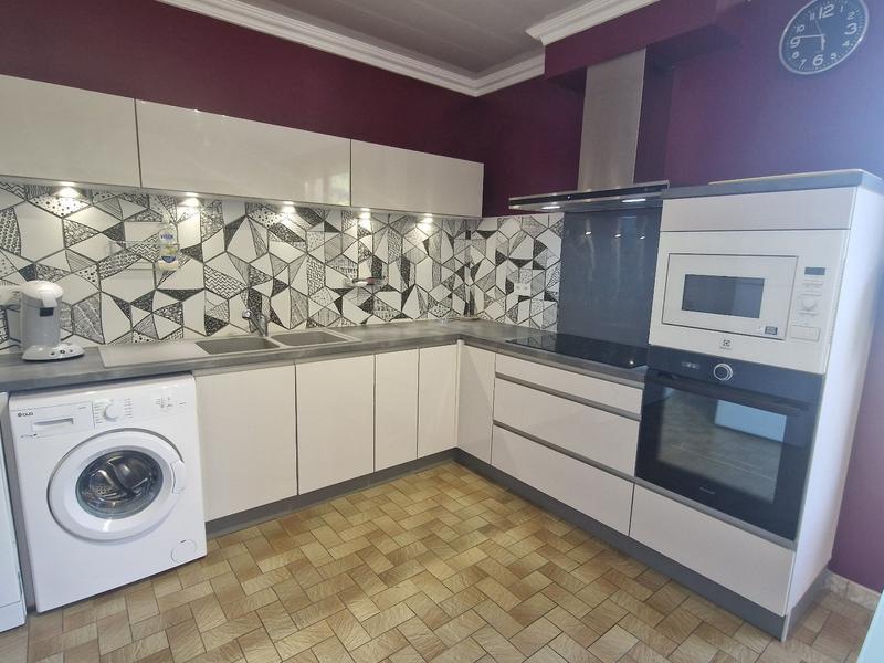 Maison - 340 m² - 12 pièces