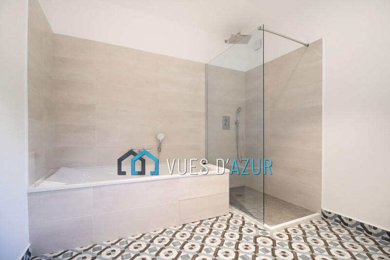 Villa - 248 m² - 5 pièces