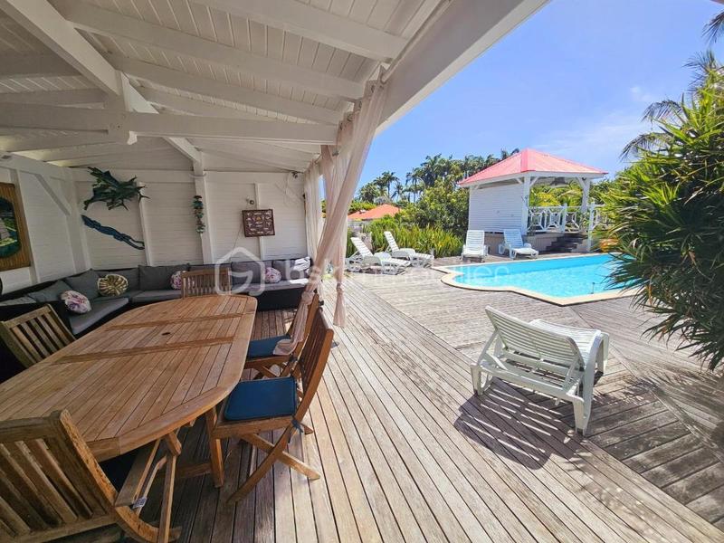 Propriété - 211 m² - 7 pièces