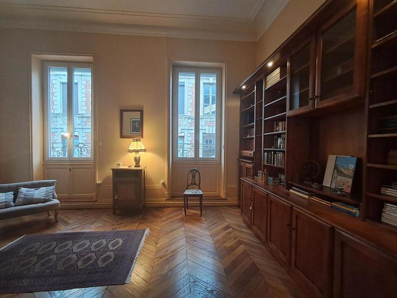 Appartement - 169 m² - 6 pièces