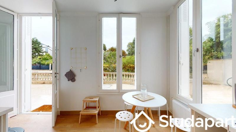 Chambre - 13 m² - 1 pièce