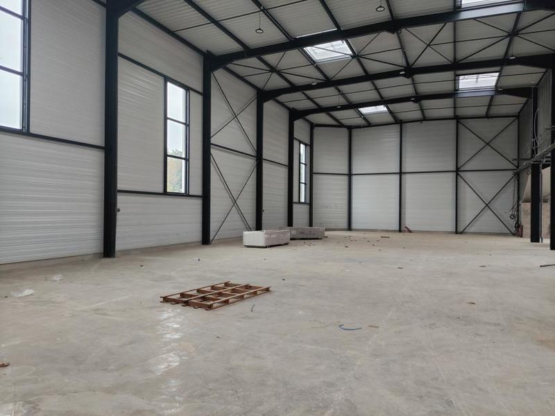 Local d'activités - 403 m²