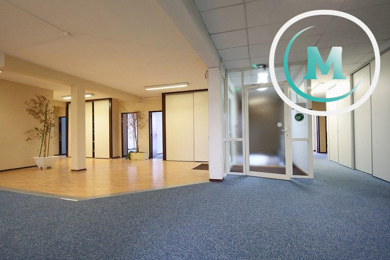 Bureau - 694 m² - 21 pièces