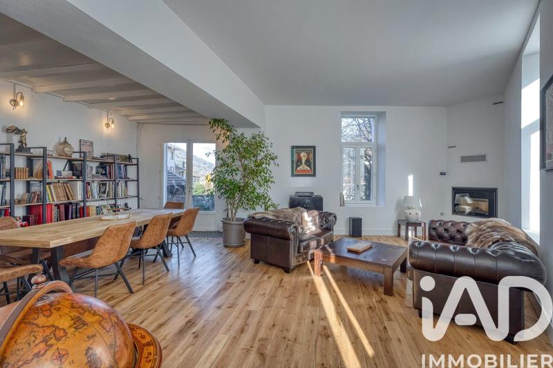 Maison - 241 m² - 6 pièces