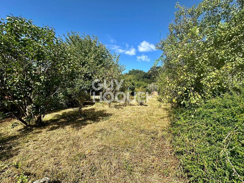 Terrain constructible - 876 m²