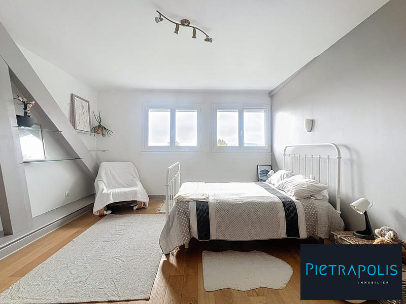 Villa - 313 m² - 8 pièces