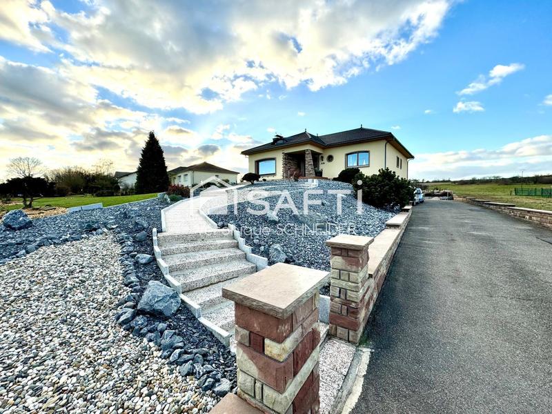 Maison - 256 m² - 7 pièces