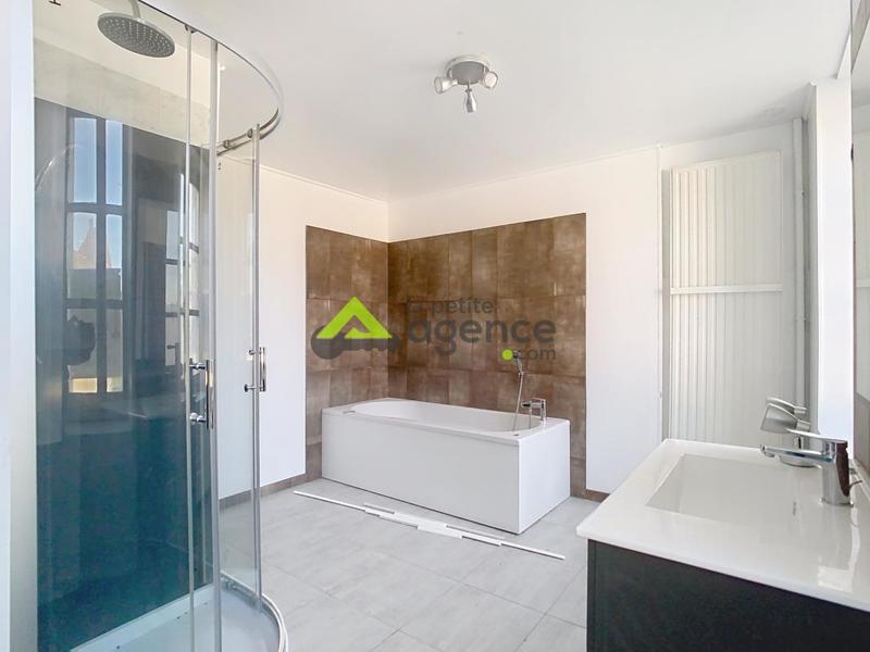 Maison de ville - 285 m² - 11 pièces