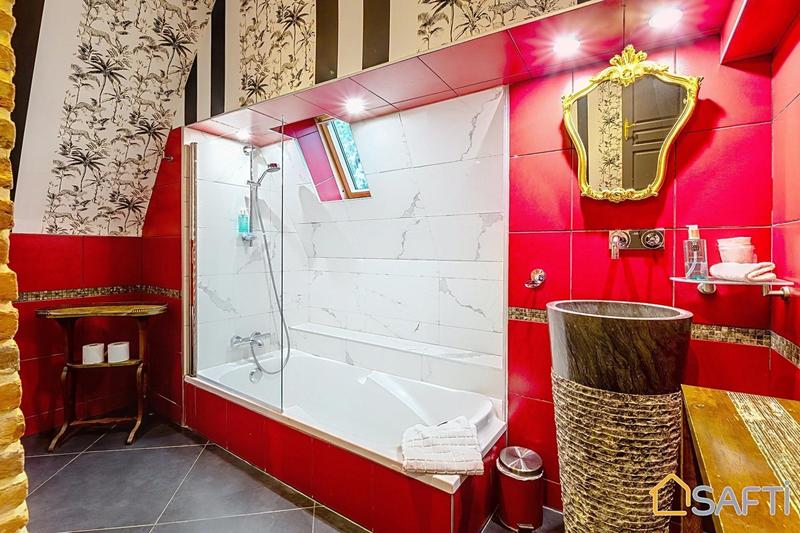 Propriété - 323 m² - 11 pièces