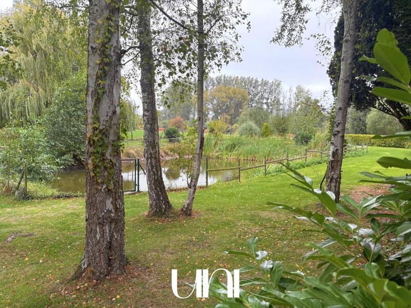 Maison de maîtres - 300 m² - 8 pièces