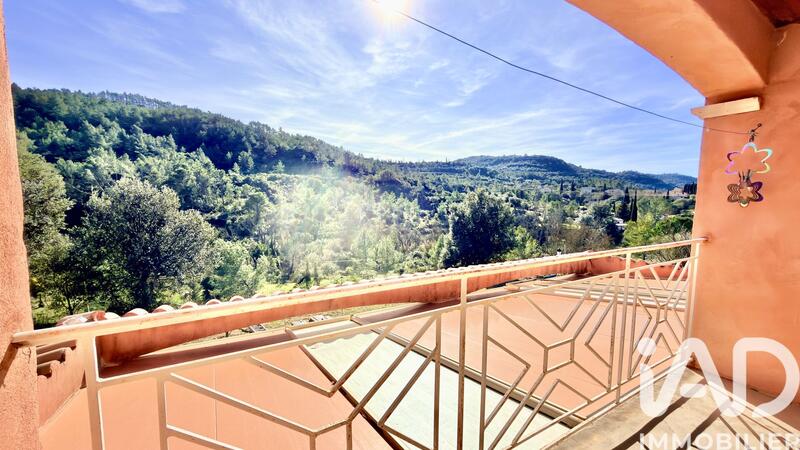 Maison - 213 m² - 6 pièces