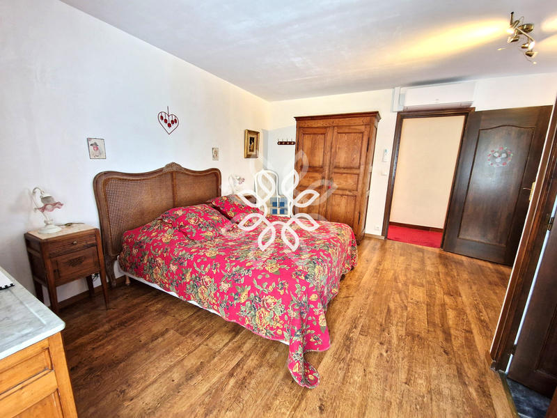 Maison - 285 m² - 6 pièces