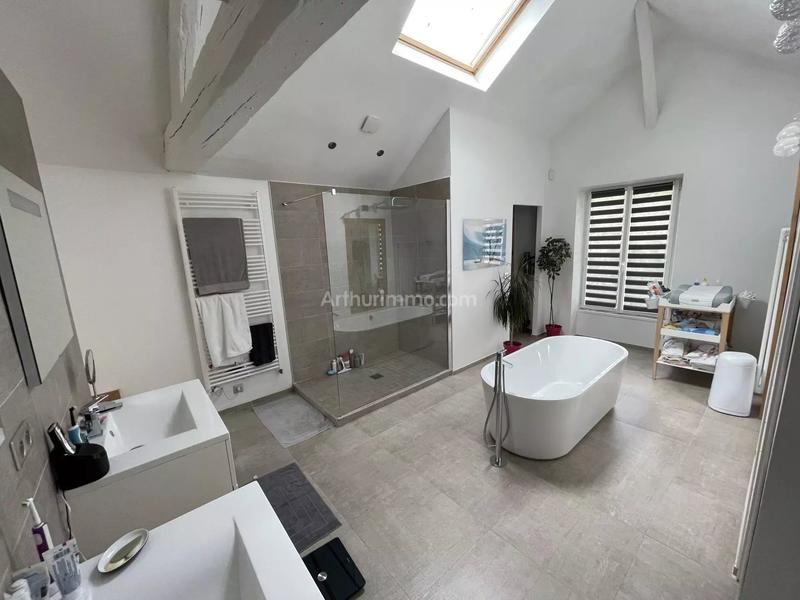 Maison - 204 m² - 8 pièces