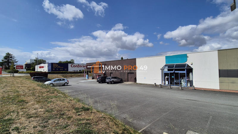 Local commercial - 561 m²