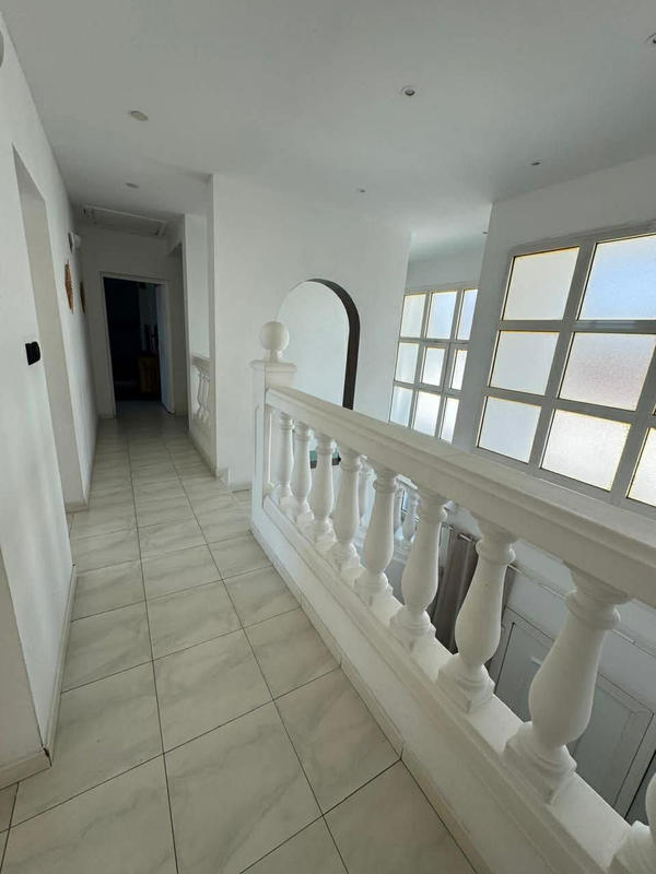 Maison - 190 m² - 8 pièces