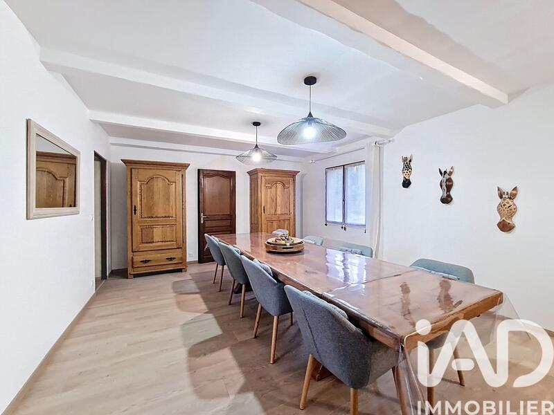 Maison - 215 m² - 7 pièces