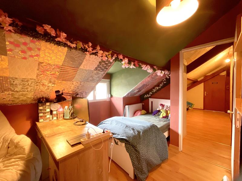 Maison - 110 m² - 5 pièces