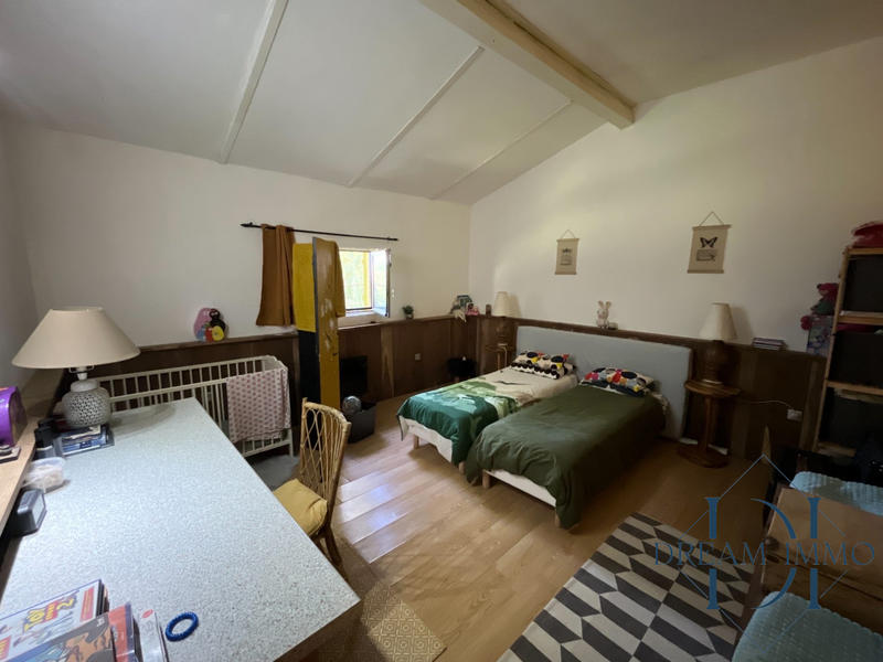 Maison - 259 m² - 8 pièces