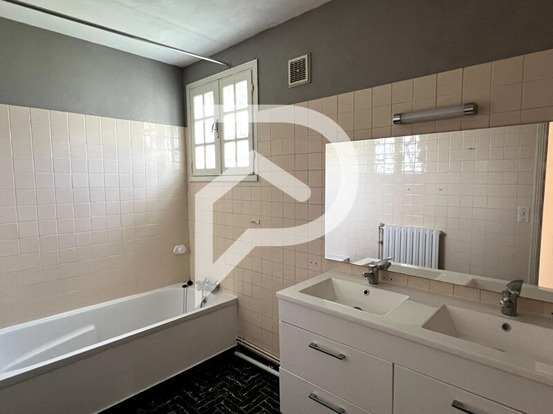 Maison - 152 m² - 6 pièces