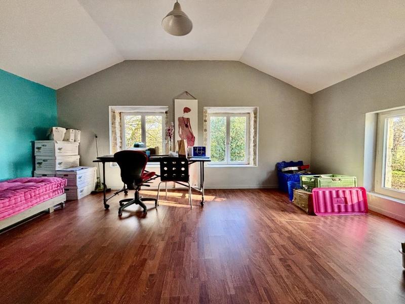 Maison - 250 m² - 9 pièces