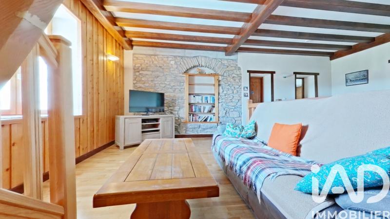 Maison - 216 m² - 6 pièces