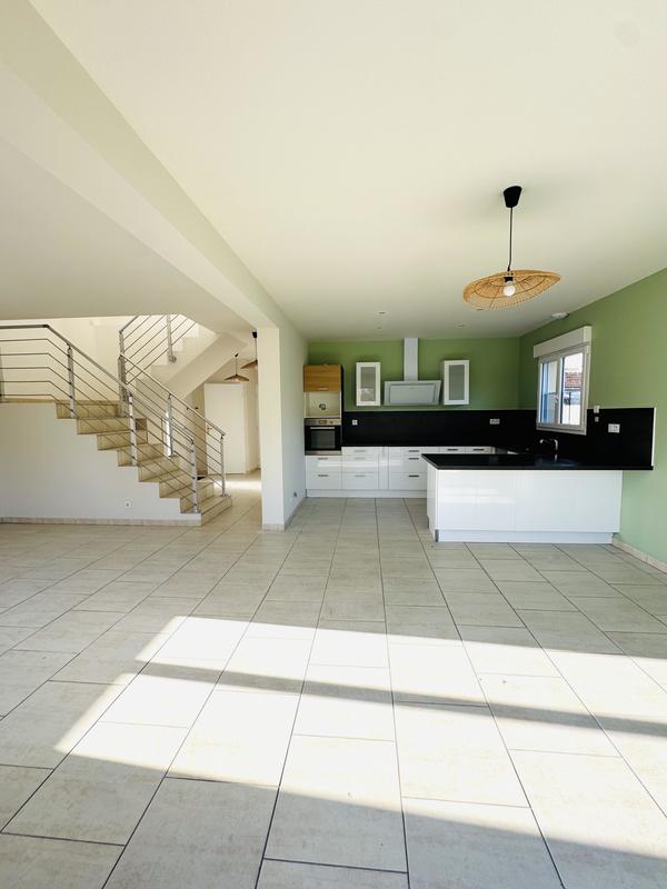 Pavillon - 144 m² - 7 pièces