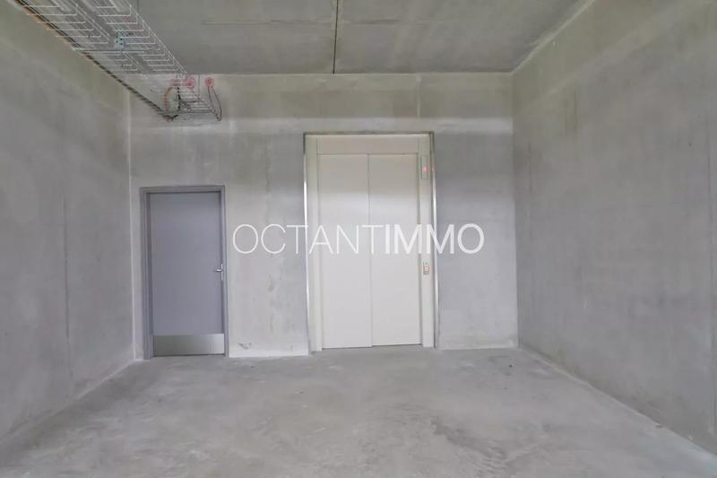 Local d'activités - 240 m²