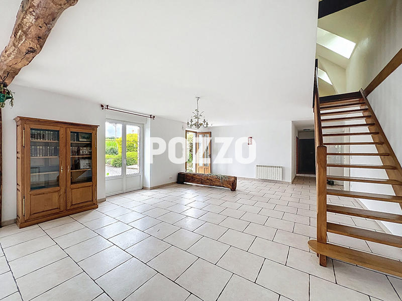 Maison - 255 m² - 7 pièces