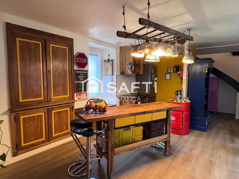 Maison - 220 m² - 7 pièces