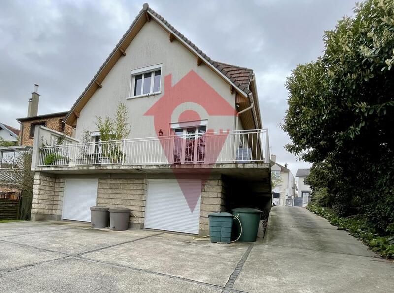 Pavillon - 158 m² - 8 pièces