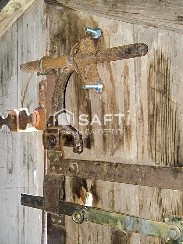 Maison - 270 m² - 9 pièces