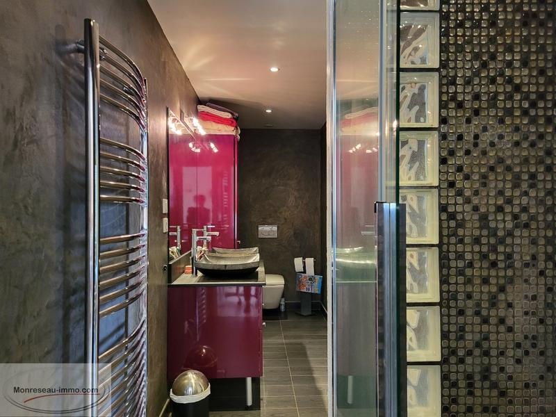 Propriété - 210 m² - 7 pièces