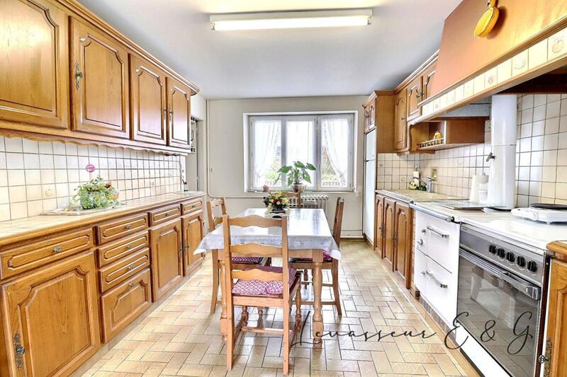 Maison - 185 m² - 7 pièces