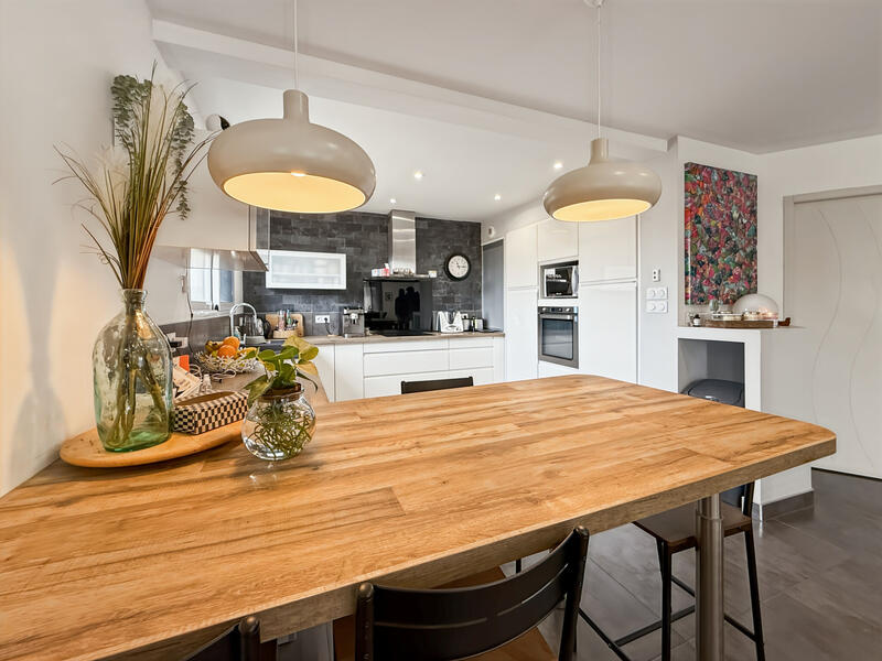 Maison - 180 m² - 6 pièces