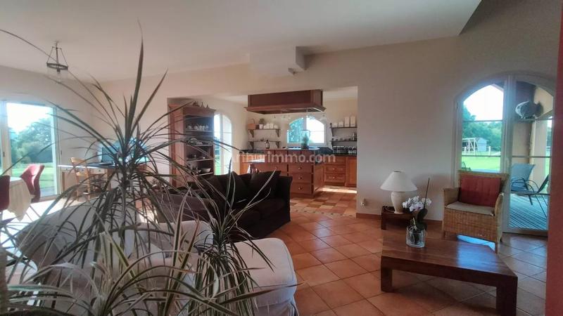 Maison - 192 m² - 6 pièces