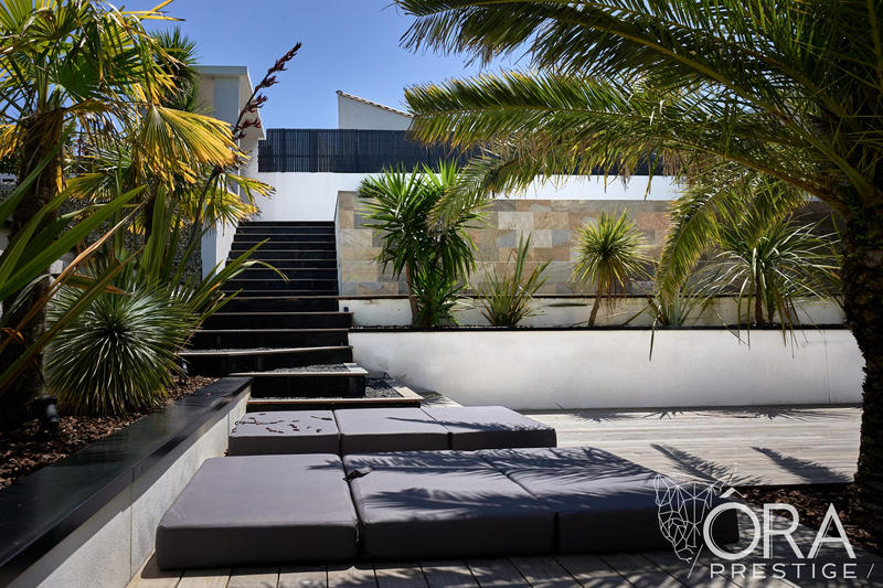 Maison contemporaine - 217 m² - 7 pièces