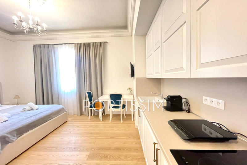 Villa - 220 m² - 11 pièces