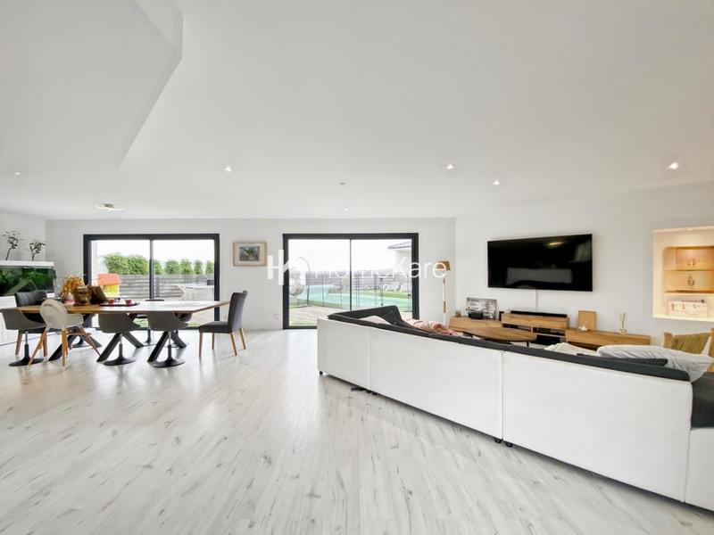 Villa - 275 m² - 8 pièces