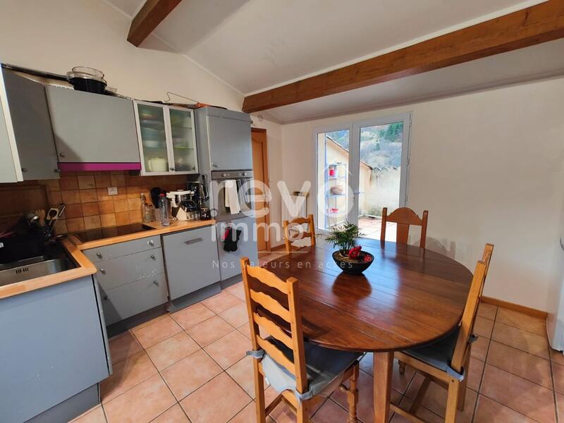 Maison en pierre - 117 m² - 5 pièces