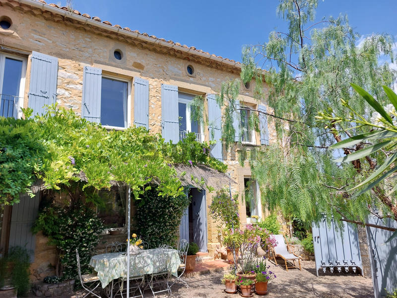 Propriété - 220 m² - 8 pièces